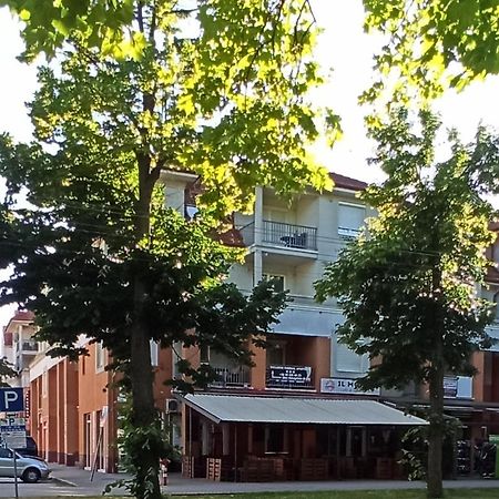 Premium Apartman Гайдусобосло Екстер'єр фото